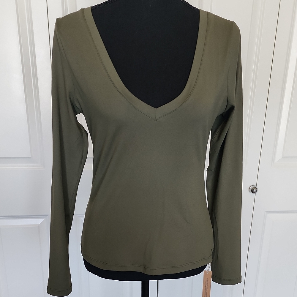 Elegant Olive V-Neck Long Sleeve Top